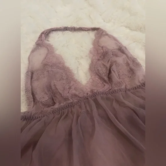 VERY SEXY Victoria’s Secret Small completely sheer lace trim halter babydoll set - Picture 5 of 12